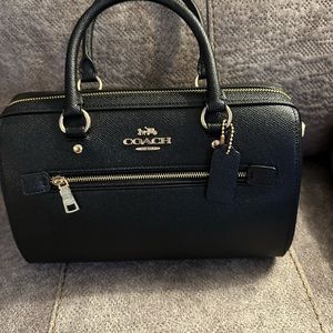 AUTHENTIC COACH ROWAN SATCHEL LIKE NEW USED VERY LITTLE.